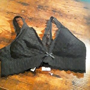 NWOT Ambrielle Medium Black Lace Padded Beautiful Bralette